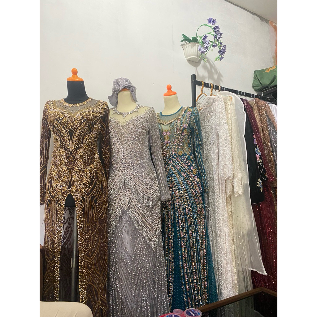 WEDDING DRESS SECOND