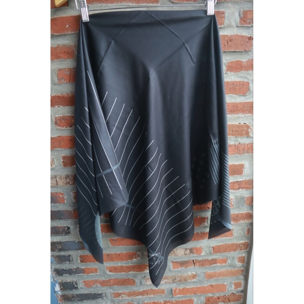 Preloved Deenay X ZaskiaSungkar Cosmo Black