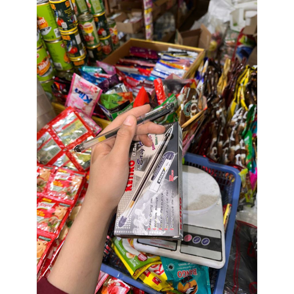 

KENKO pena tinta hitam 0.5mm (1 pena)