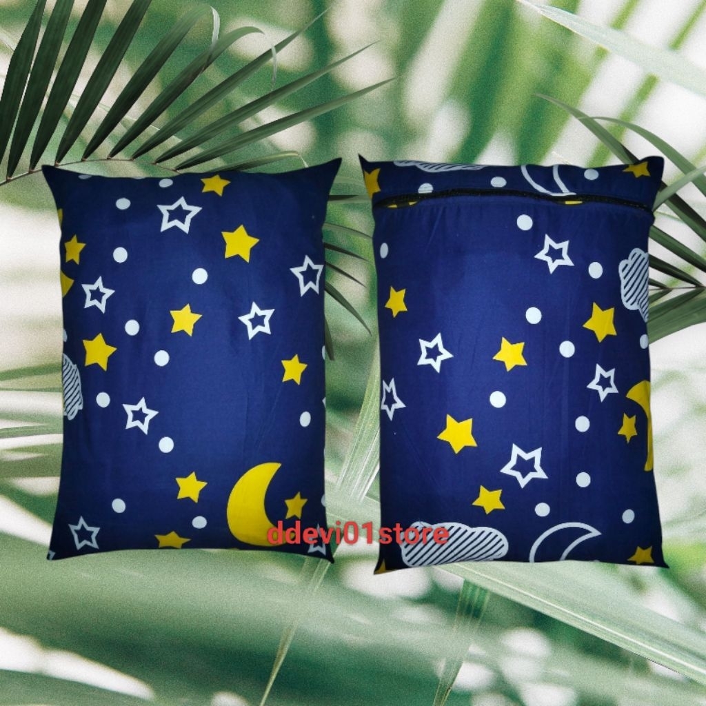 sarung bantal resleting warna biru motif bulan bintang