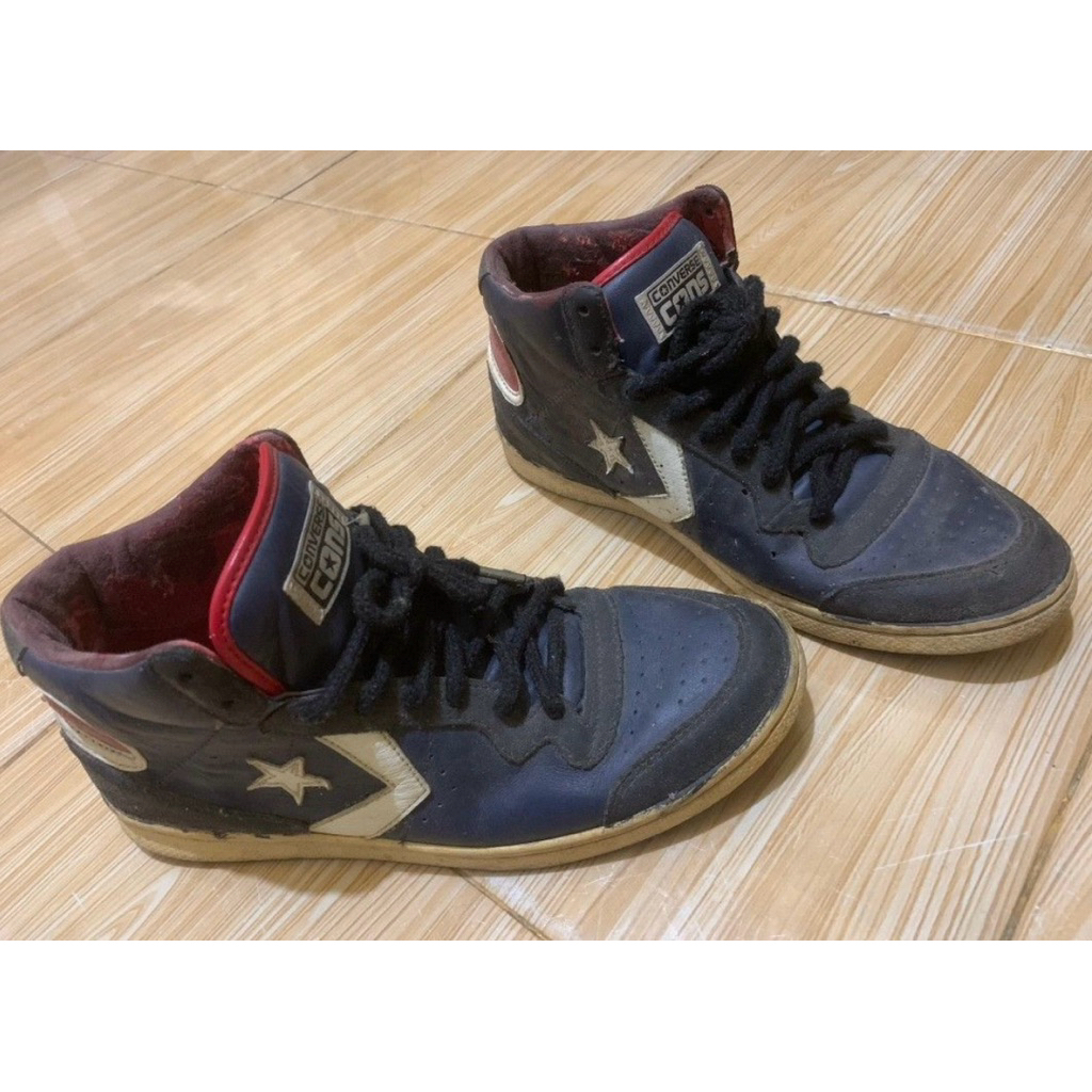 Sepatu basket converse