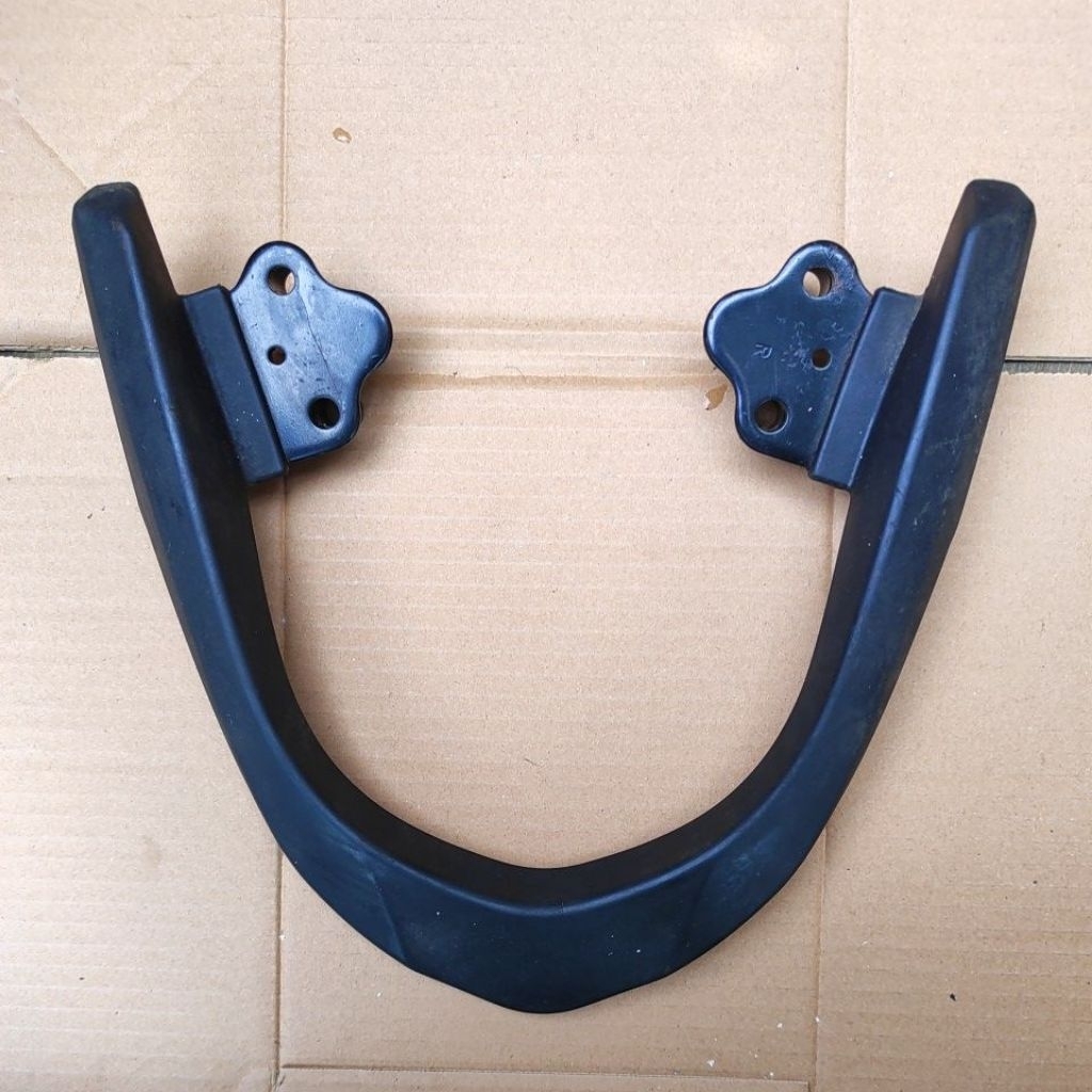 BEHEL BEGEL PEGANGAN JOK HONDA BEAT FI 2013-2016 original