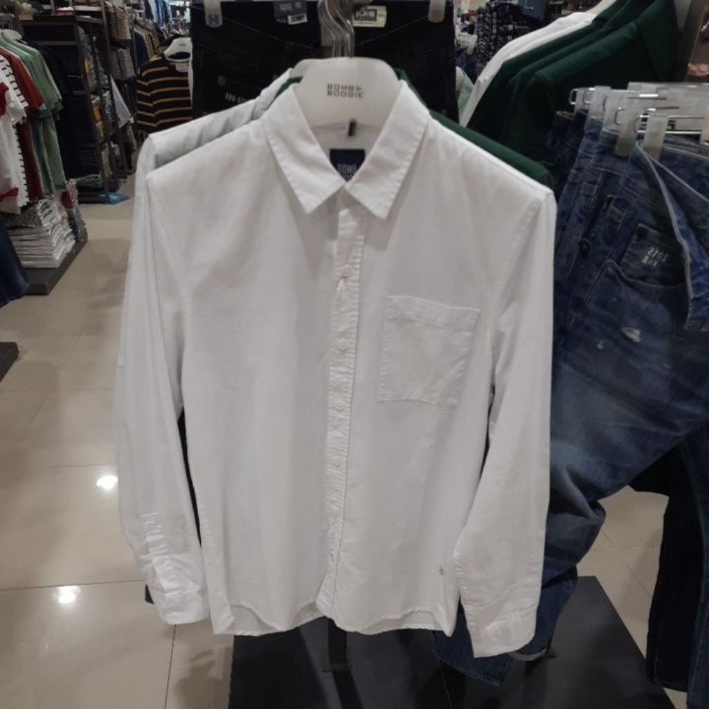 BOMBBOOGIE KEMEJA PANJANG PRIA PUTIH REGULAR FIT ORIGINAL
