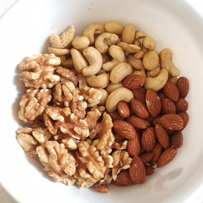 

Premium Kacang Campur – 100% Asli, Tanpa Kismis, Hanya Kacang Renyah! (1kg/500g)