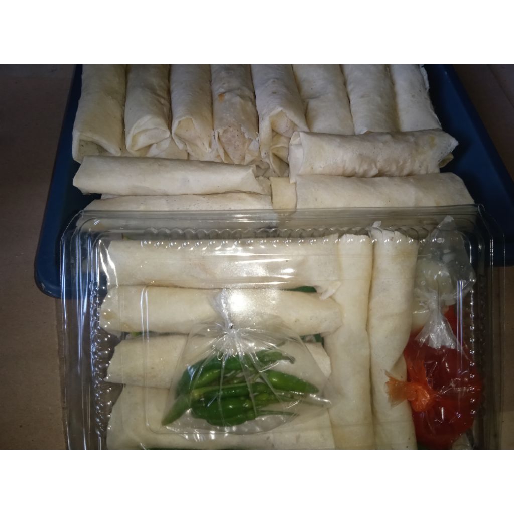 

lumpia isi daging dan keju ,coklat