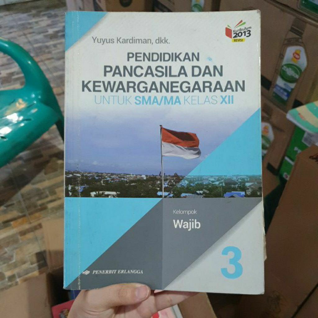 Buku PKN untuk SMA kelas 12