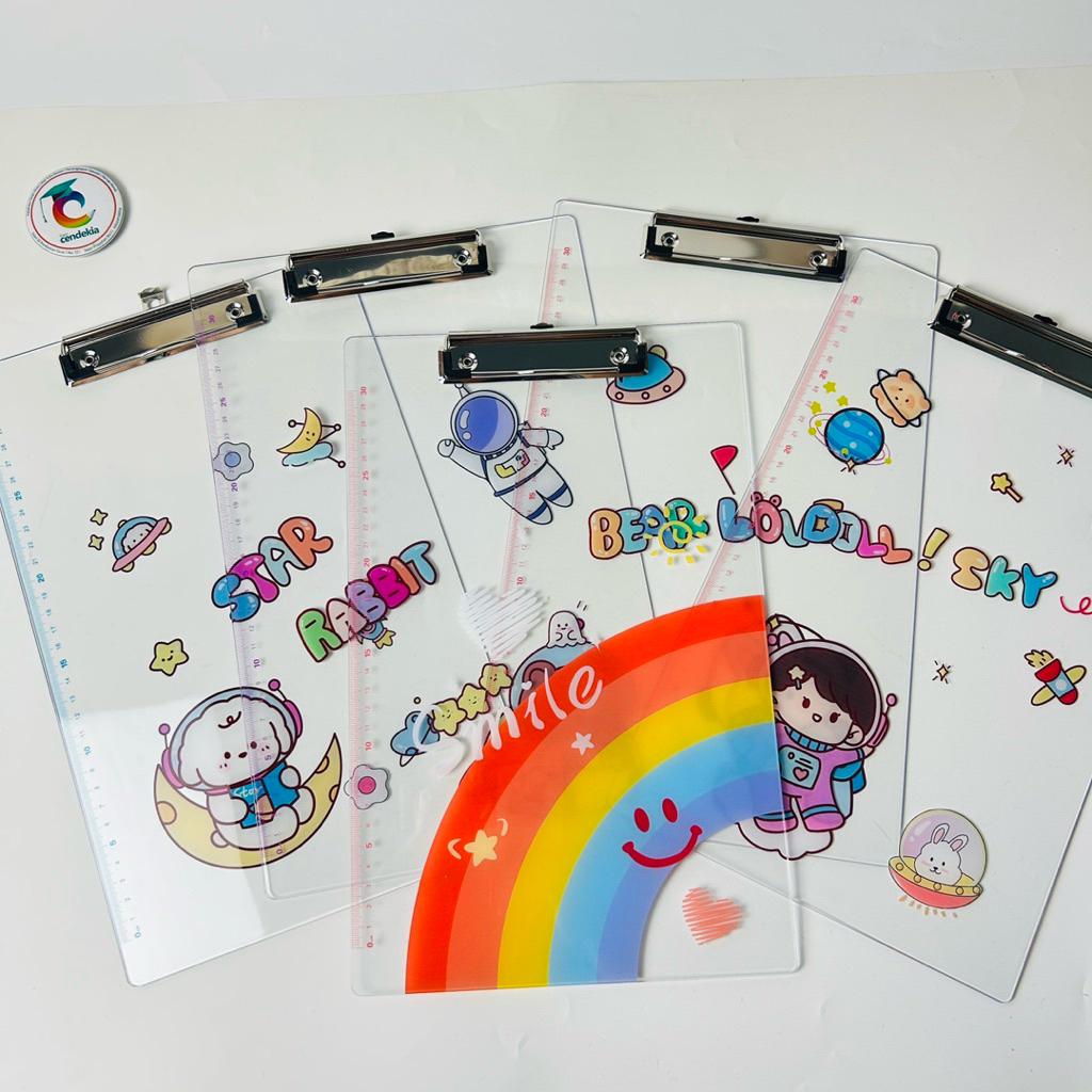 

Papan Scanner Papan Jalan Transparan Motif Perempuan Lucu Acrylic Plate Clipboard