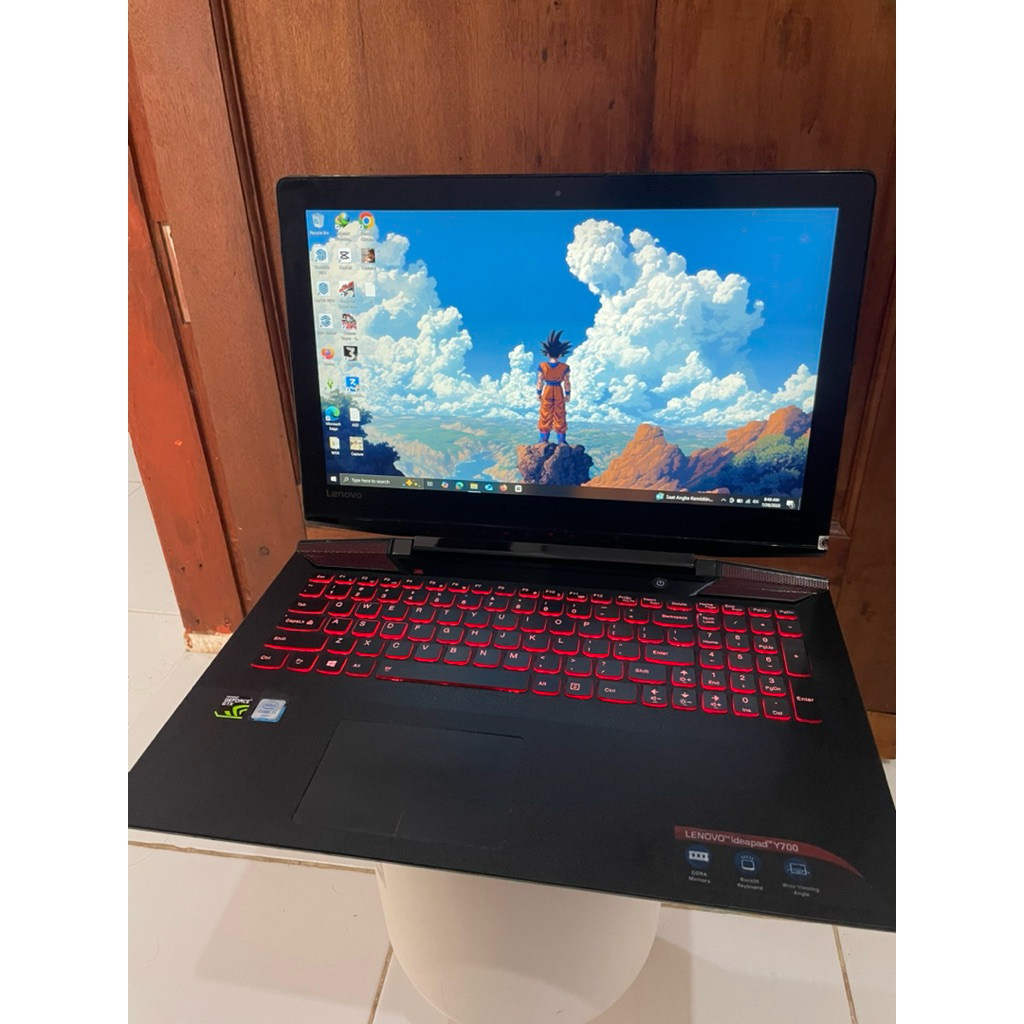 lenovo Y700 Gaming leptop