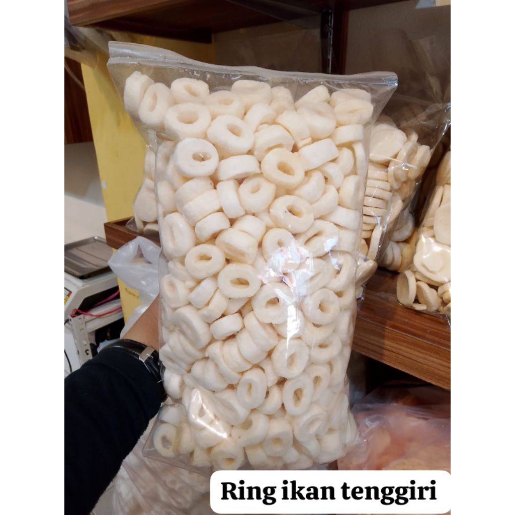 

KEMPLANG KERUPUK RING IKAN TENGGIRI DAN RING UDANG MANTAP