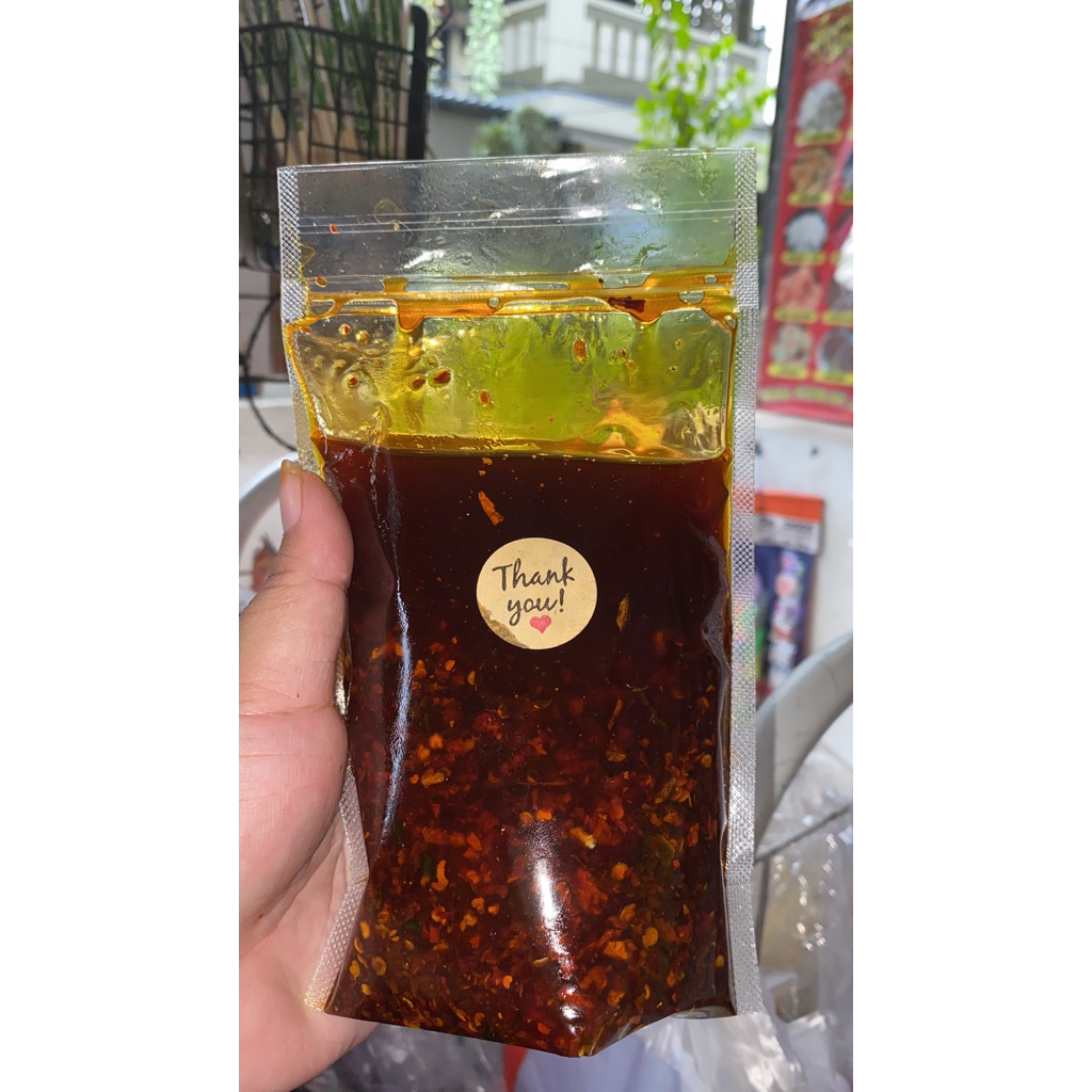 

Chilli oil Ebi pedas nampol,cocol dimsum siomay pangsit mie level dll