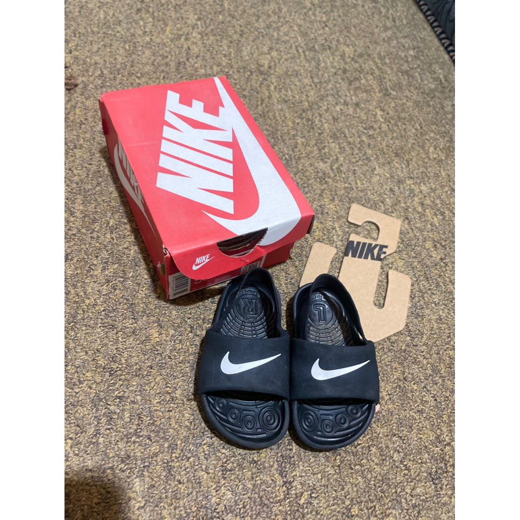SENDAL ANAK LAKI LAKI PEREMPUAN KEKINIAN NIKE KAWA HITAM