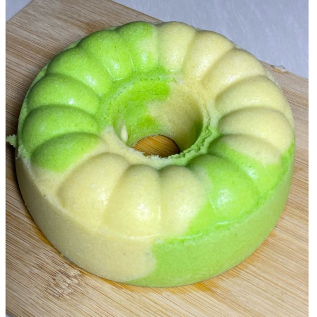 

BOLU PANDAN KEJU / CHOCO CRUNCHY LUMER size 16cm