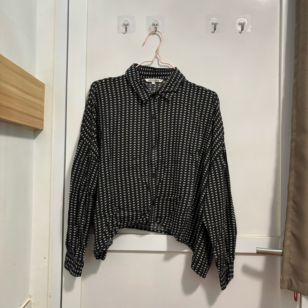 (Preloved) Colorbox Black Crop Shirt Kemeja Hitam