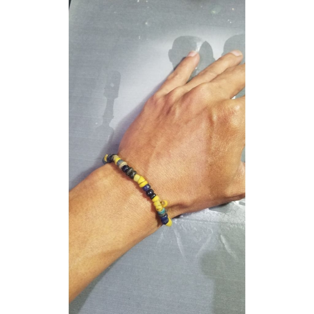 gelang manik kuno