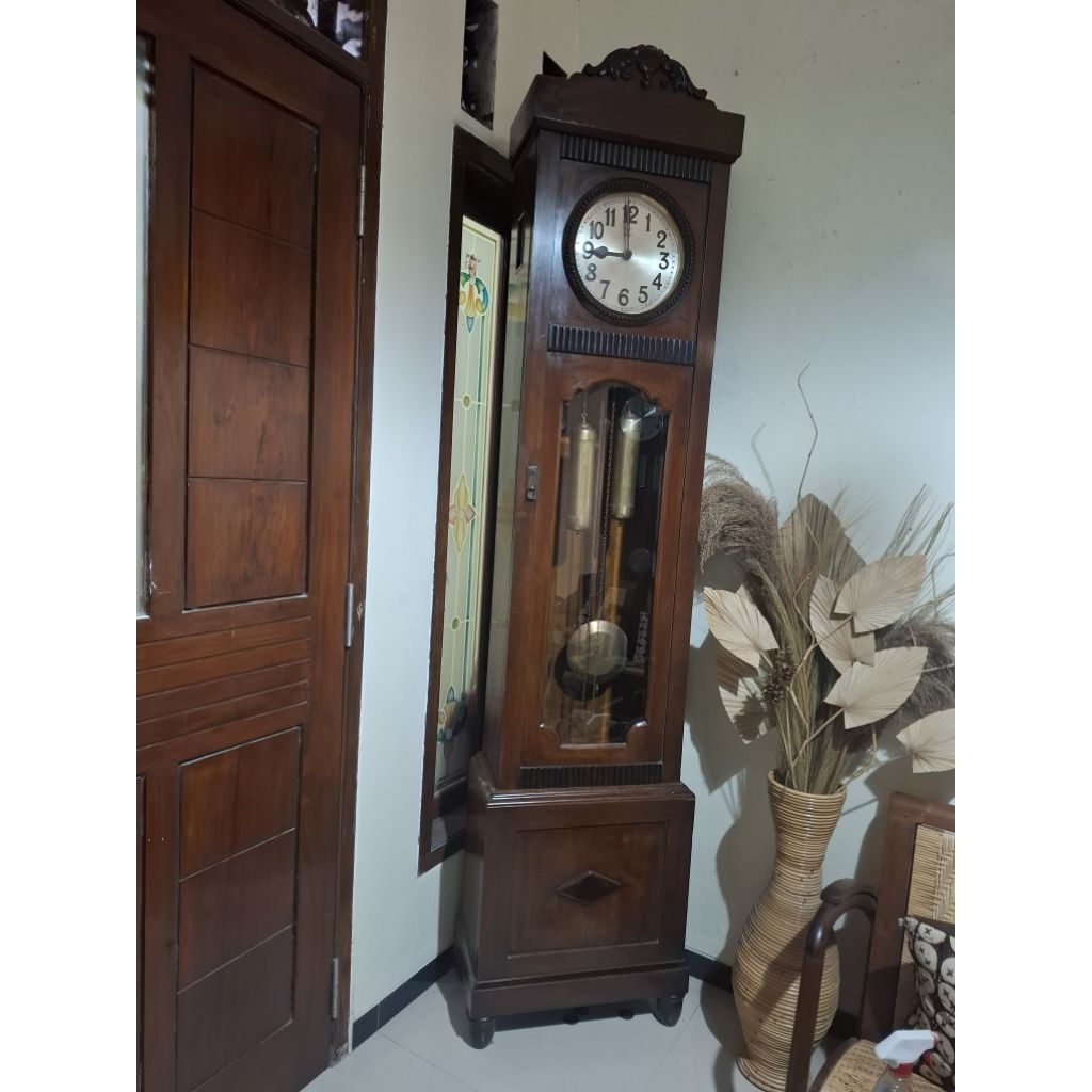 jma lemari/jam berdiri tua, MAUTHE