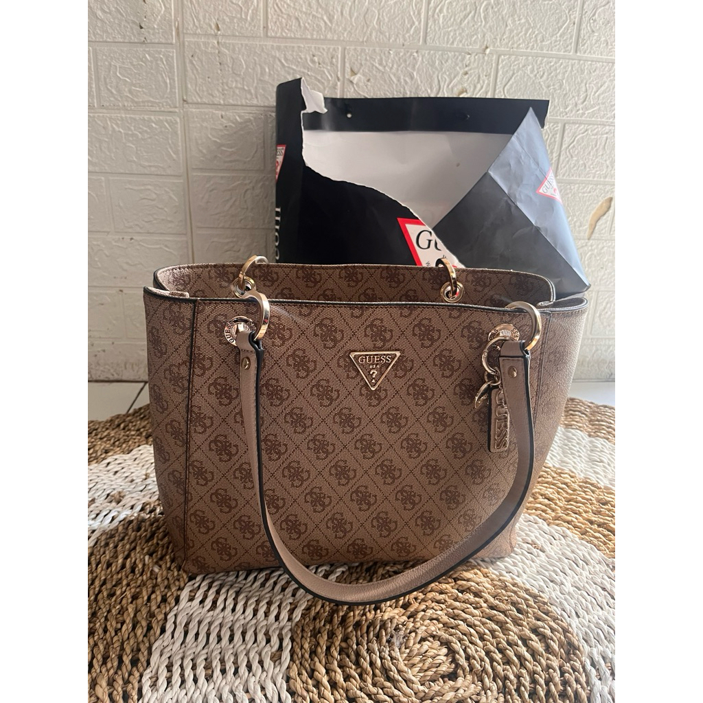 guess noelle elite tote