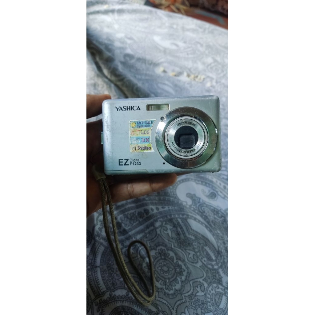 kamera digital yashica bahan