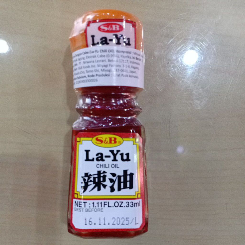 

s&b la yu chili oil 33ml