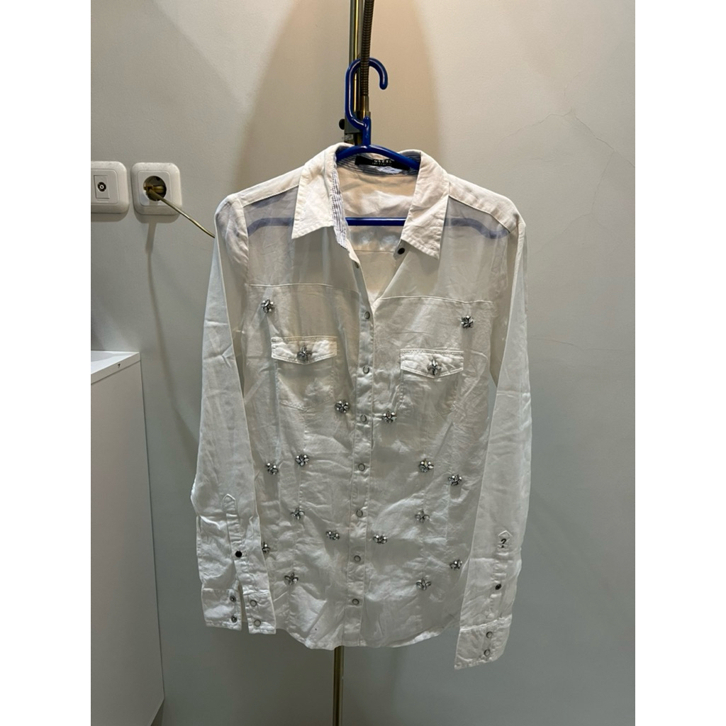 Kemeja Guess