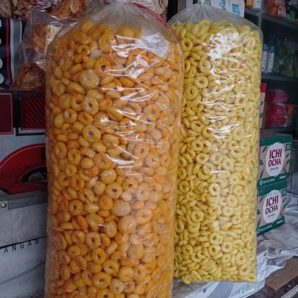 

Alen-alen jajanan khas trenggalek rasa enak gurih ,balado,jagung manis, isi 500g-1kg