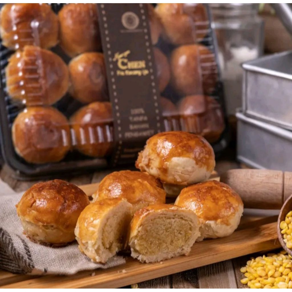 

Pia Kacang Ijo Nyonya Chen isi 24pcs - Oleh Oleh Pia Just in Jakarta