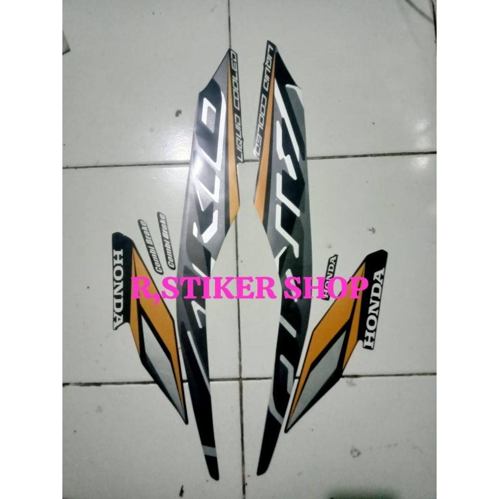 STIKER STRIPING LIS BODY MOTOR HONDA VARIO 125,2021