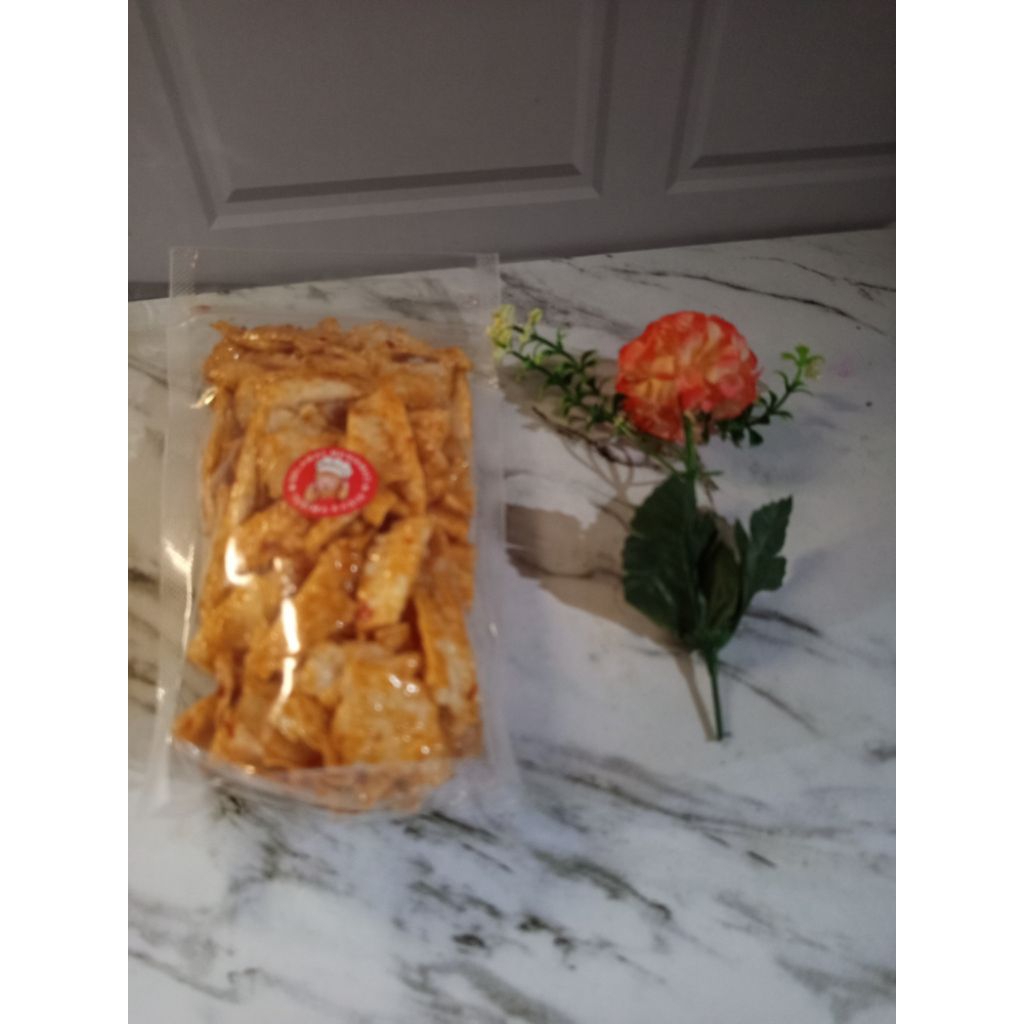 

Manggleng bestak pedas gurih camilan khas kota cilacap