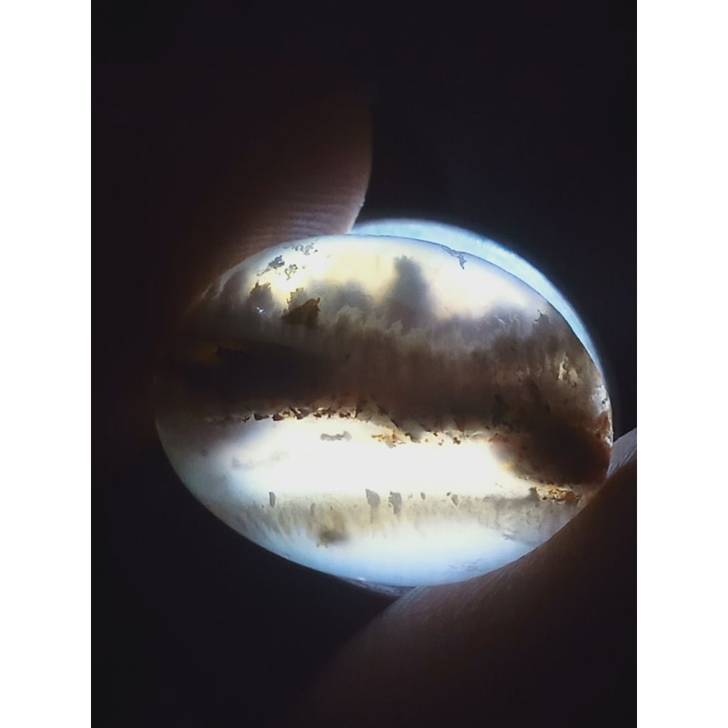 Batu Kristal Gambar Pemandangan