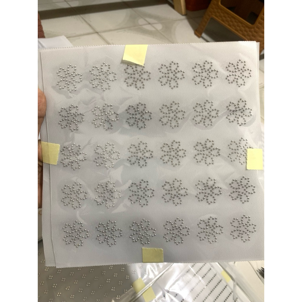 Payet Pres Mote Tempel Motif Bunga Kecil