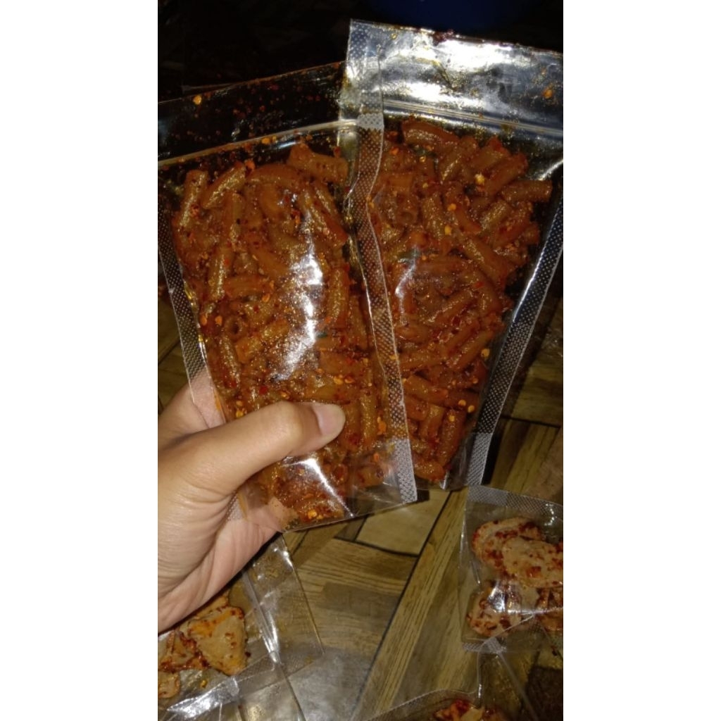 

makroni cikruh pedas nuruktuk daun jeruk, isi 300 gram