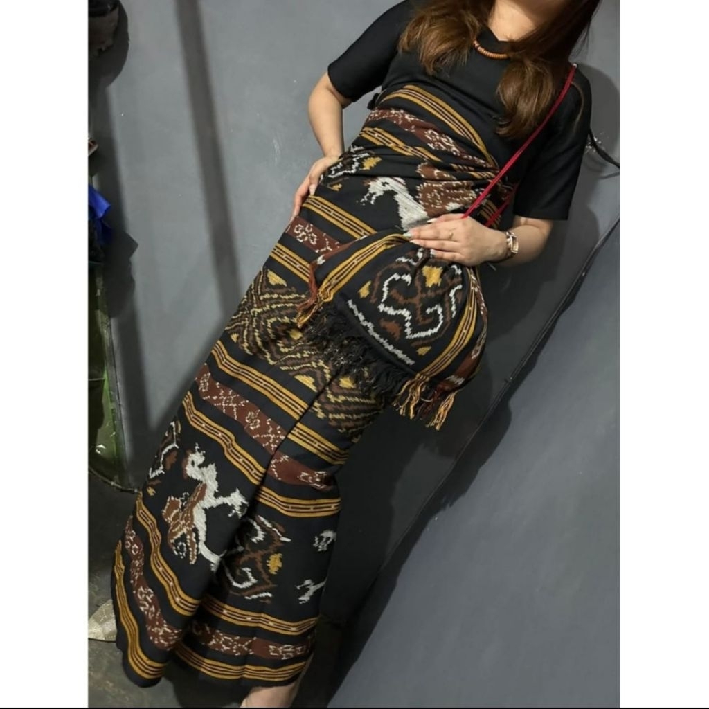 [Baju+Sarung Blanket+Tas] Setelan Wanita Adat Toraja Tenun Asli Jepara