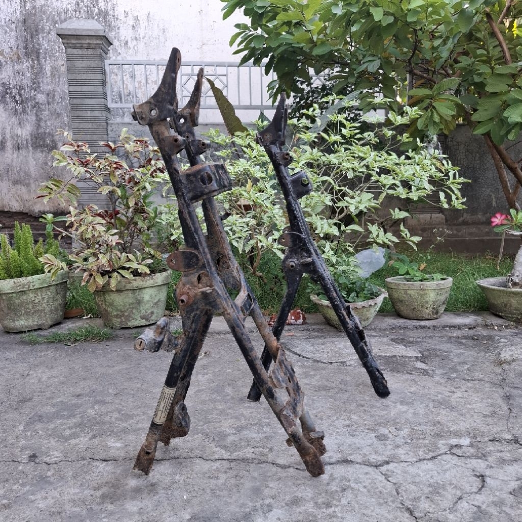 Rangka Belakang Gl Max Gl Pro Sambungan Rangka Belakang Gl max Standart Original Copotan Motor Utuh