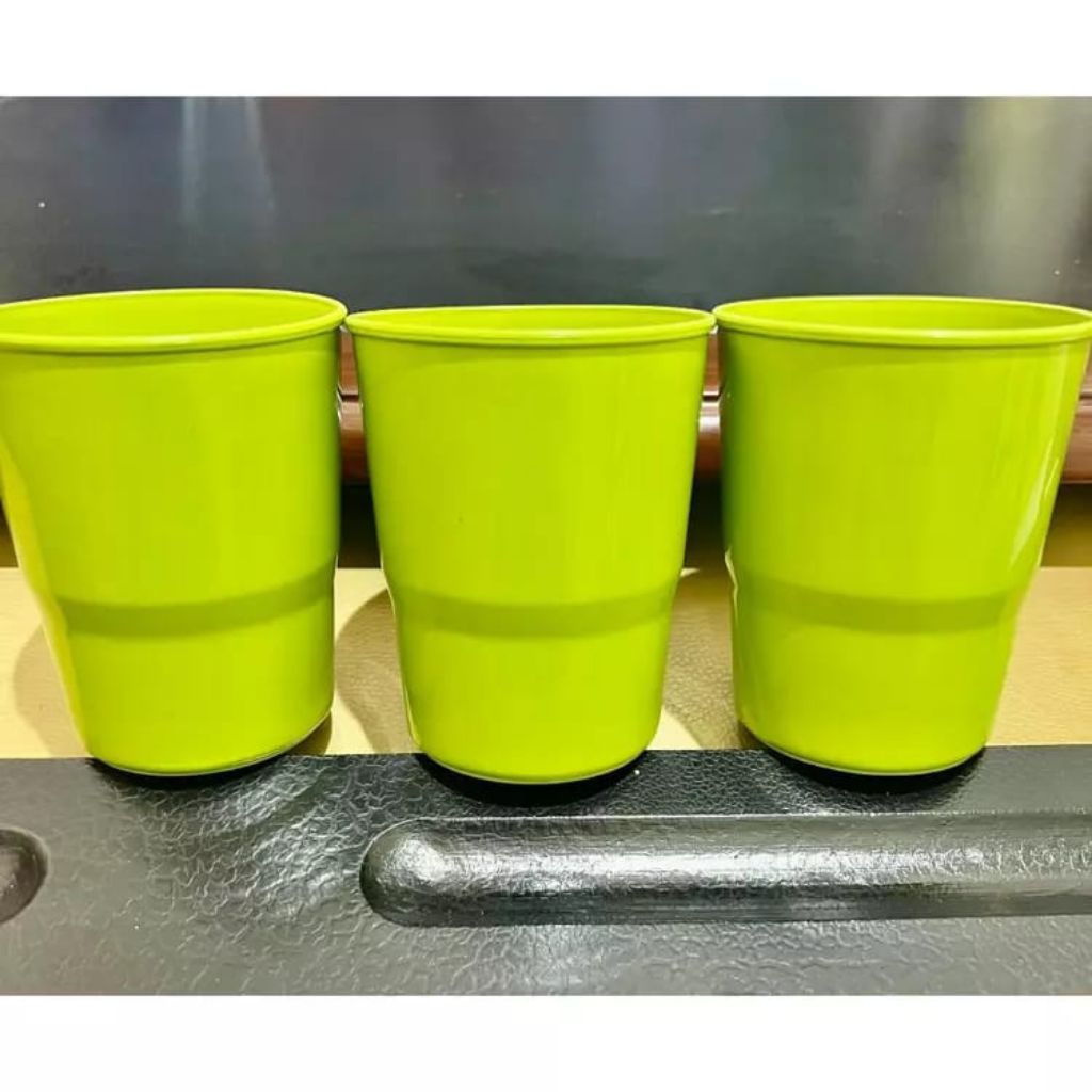 A1-(1 LUSIN/12 PCS)Cangkir plastik/Cangkir Plastik Aqua V/Tempat Minum Vitara(WARNA RANDOM)