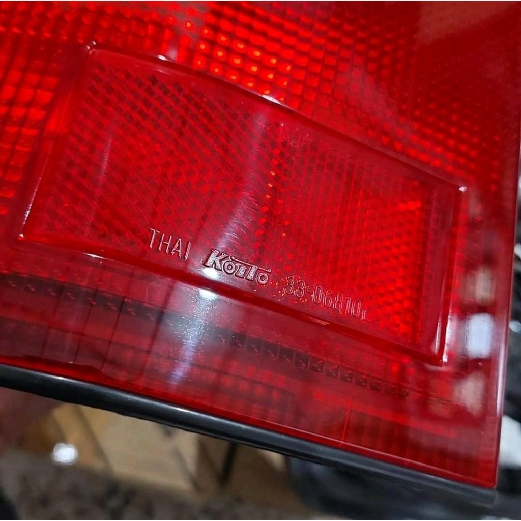 Lampu Stop Stoplamp Kijang Kapsul 2000-2002  LH RH Ori Koito Thailand