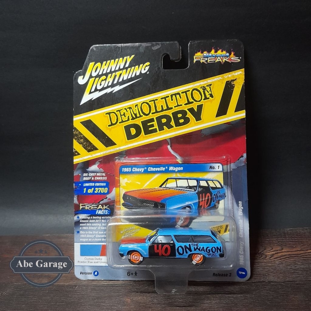 Johnny Lightning Demolition Derby 1965 Chevy Chevelle Wagon