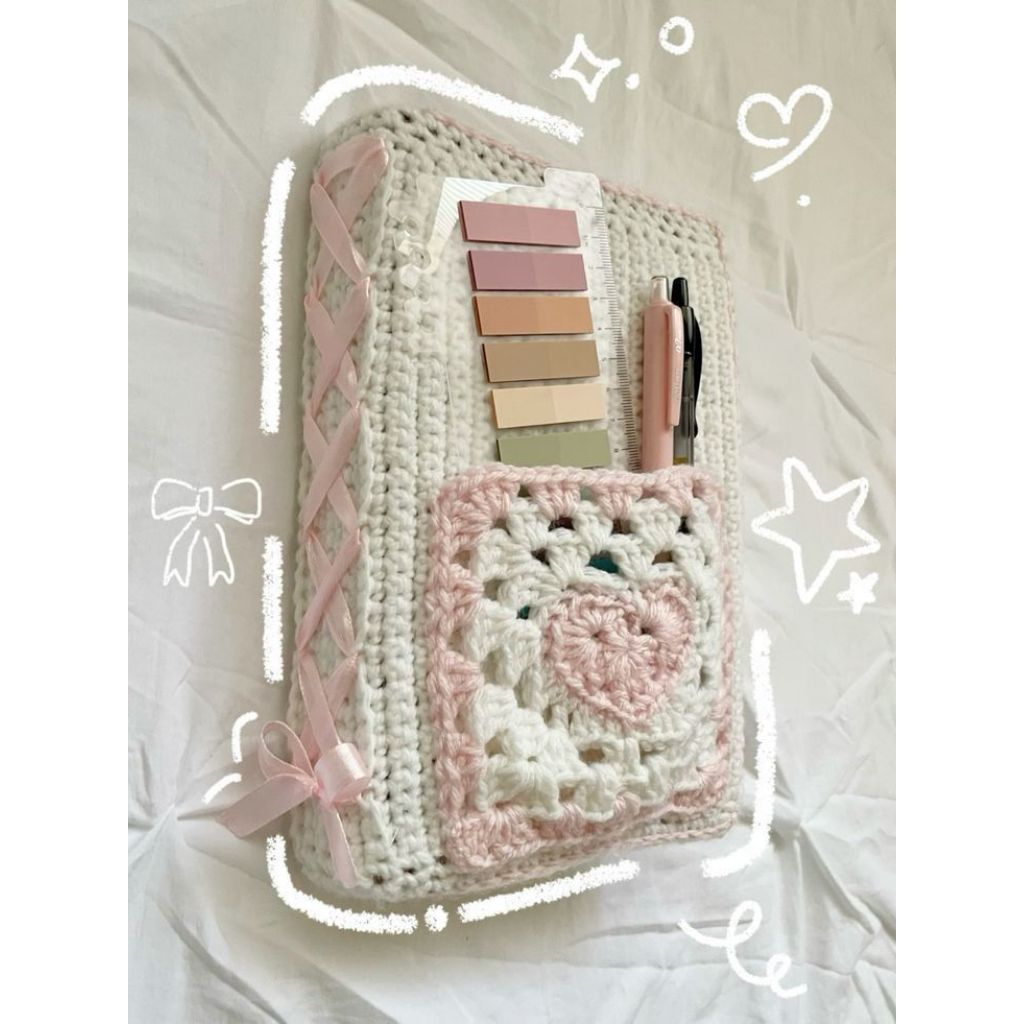 

COWY CROCHET - Sampul Buku Rajut Love Granny Square Mahum Aesthetic Coquette Cute, Crochet Rose Book Cover Minimalist, Sampul Binder, Al-Qur'an, Alkitab, Laptop Case, Kindle, Onix, Pouch Multifungsi, Crochet Tulip Booksleeve, Sleeves, Custom Order