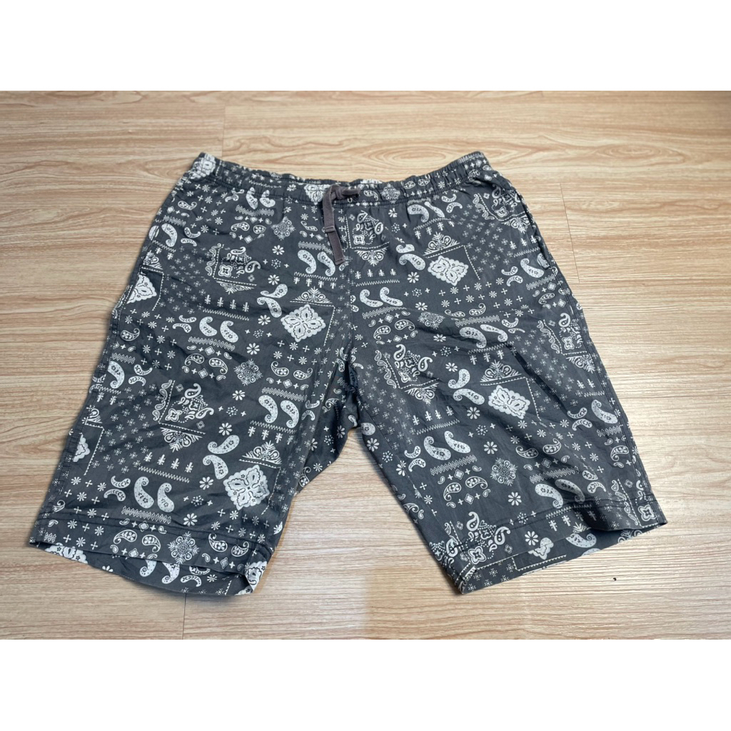 celana pendek uniqlo bandana