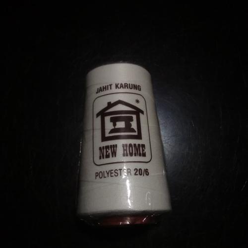 

BENANG JAHIT KARUNG POLYESTER 20/6 MESIN NEW HOME 1000 YARD PUTIH KUPU