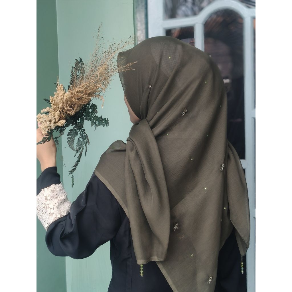 Hijab Segi empat Paris / Hijab Sulam Tabur Motif Rania/ Hijab Paris Premium / Hijab Murah / Hijab Sa