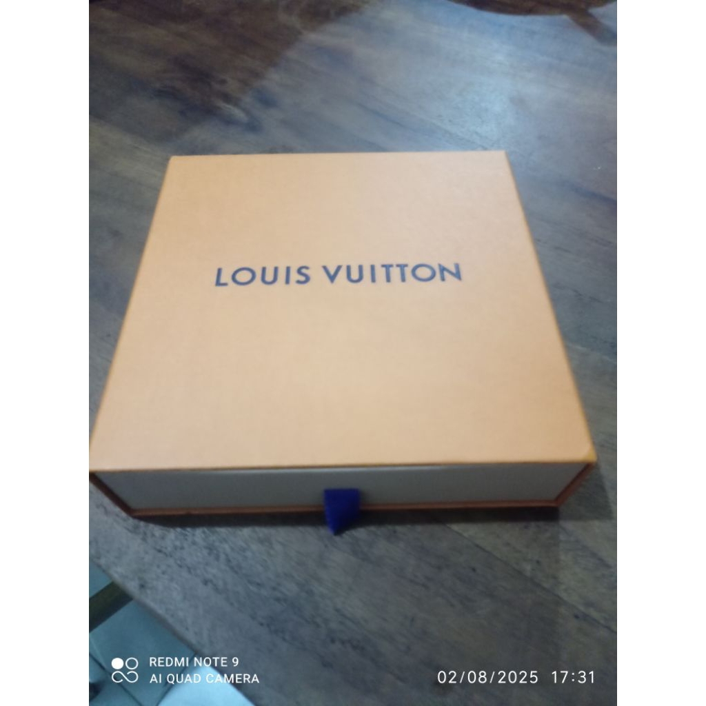 

Box Dus LV / Louis Vuitton Authentic Original