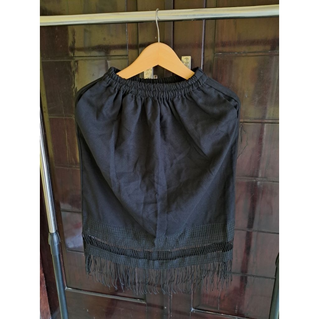 Preloved like new CMYK rok branded wanita