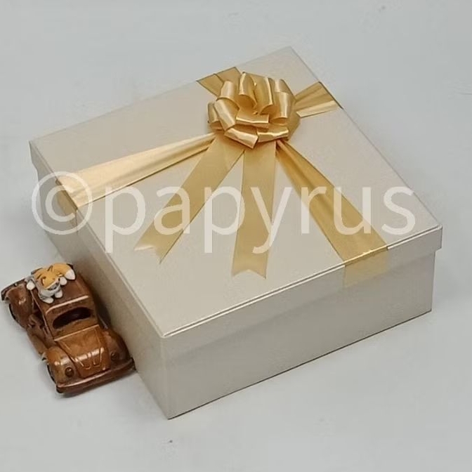 

PAPYRUS 25x25 Tinggi 10cm Kotak Kado Gift Box Hardbox Hampers V3
