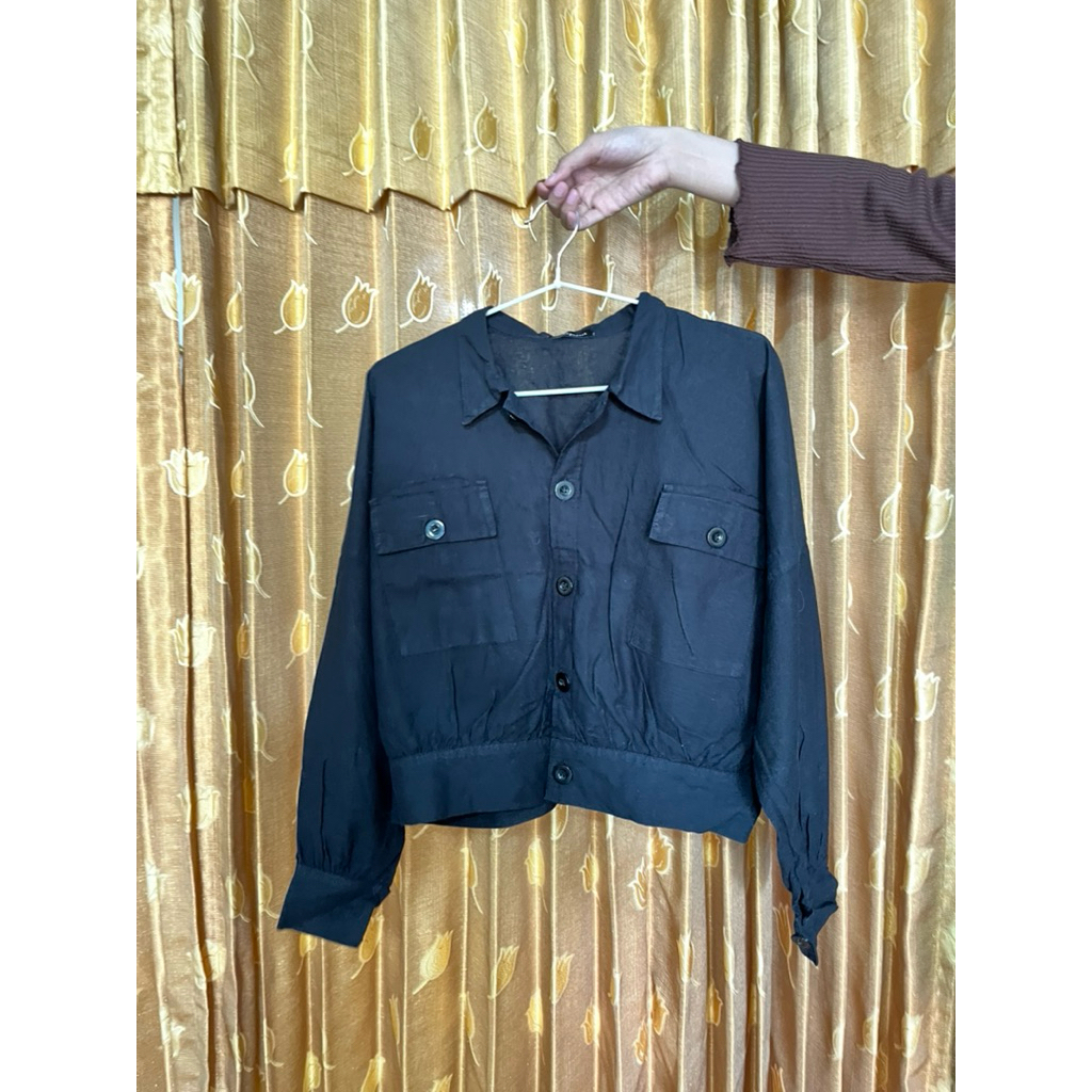 Outer Crop Hitam Naqsha