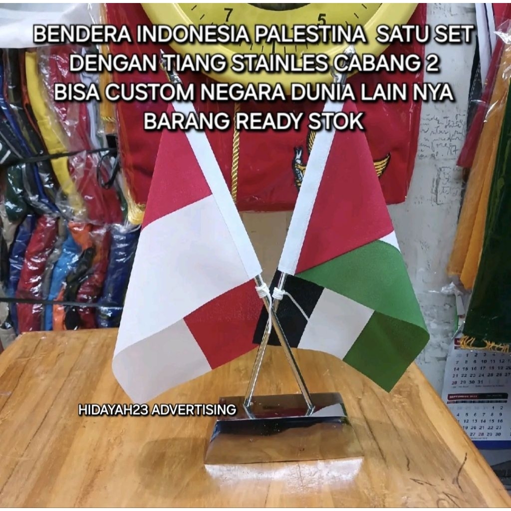

tiang bendera stenlis meja silang dan bendera negara dunia