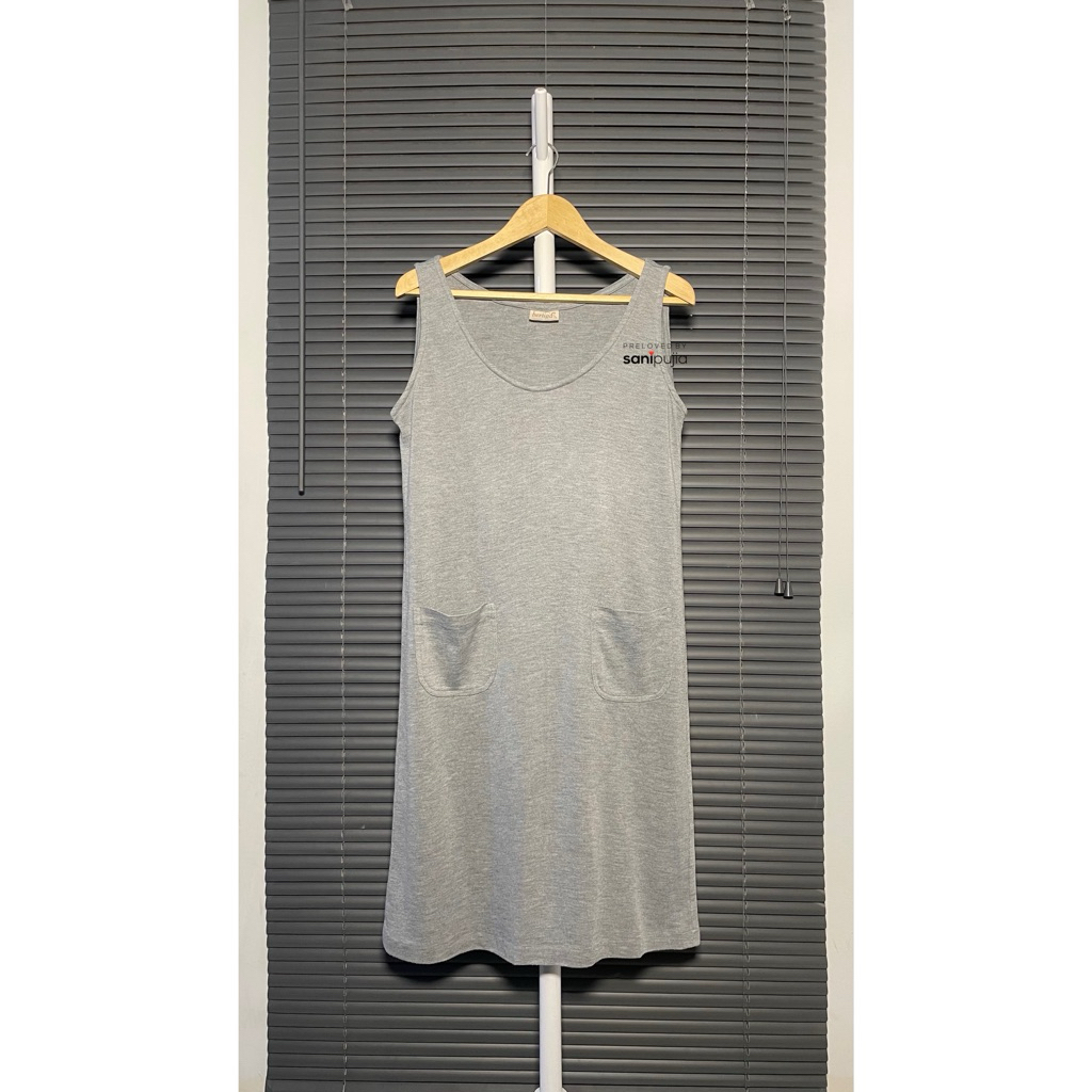 [PRELOVED] Outer Sleeveless Wanita - Misty Grey / Outer Tanpa Lengan / Baju Luaran