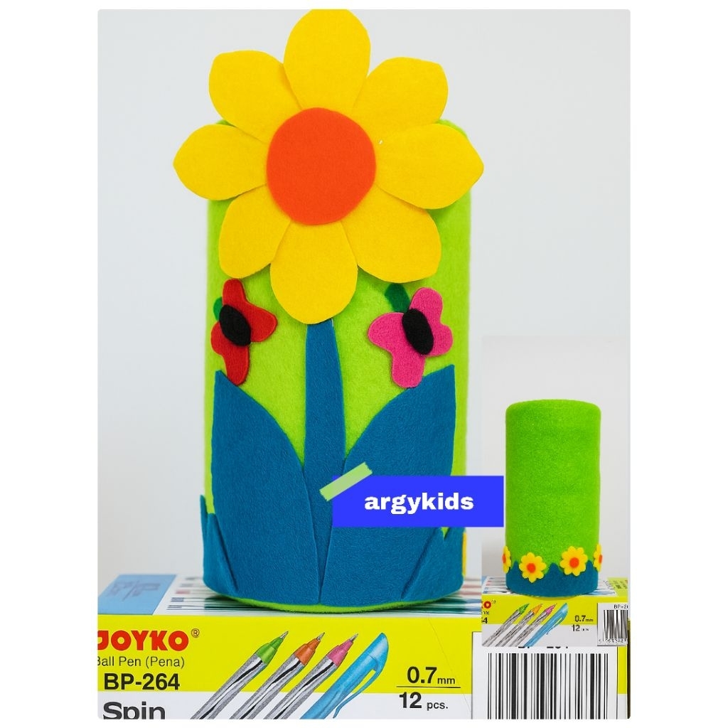 

Tempat Pensil Dari Botol Plastik Dan Kain Flanel Motif Bunga