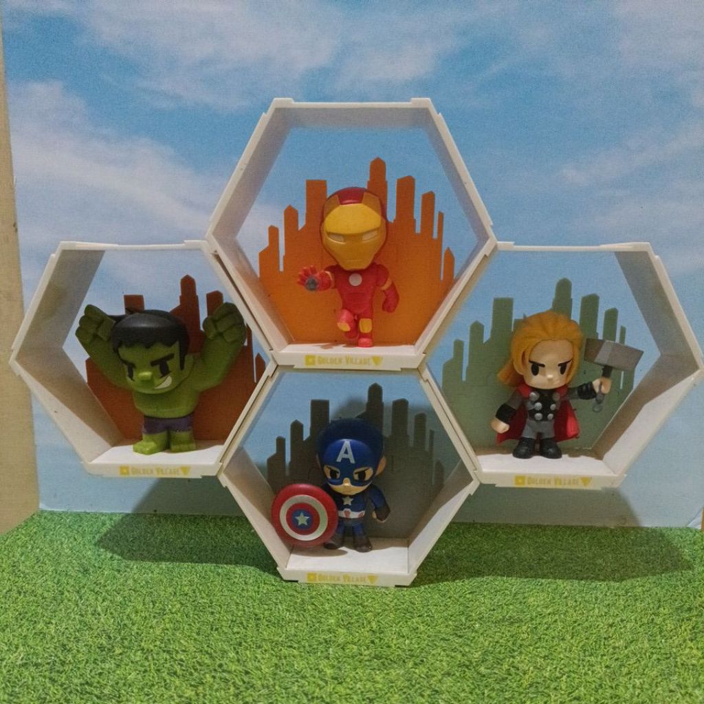 4set Hexagon The Avengers XXI Exclusive  and Golden Village Figure