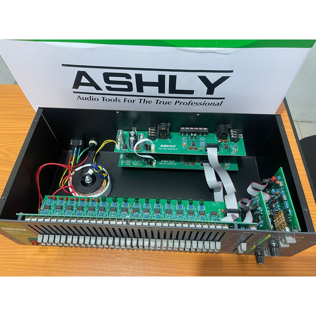 Equaliser Ashly 3102 Full makro
