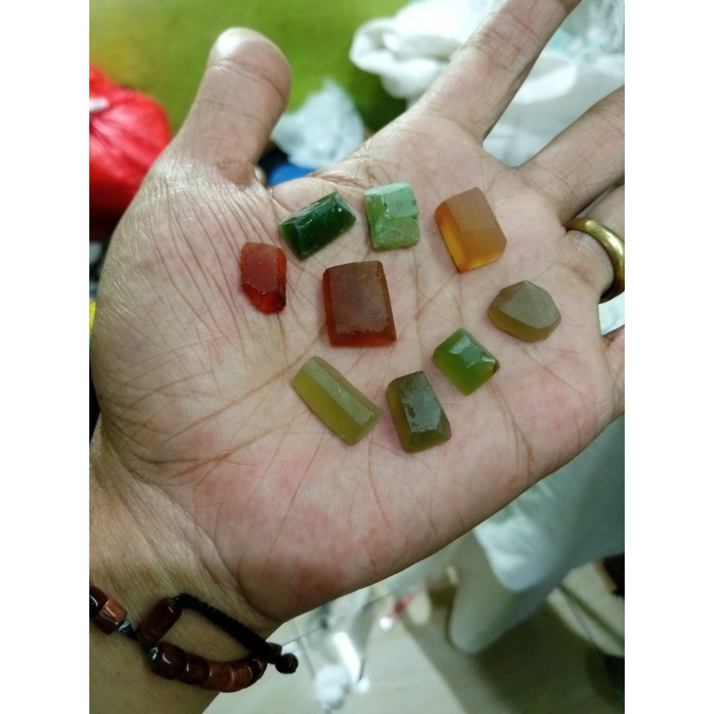 bahan batu akik idocrase,serpentin sama anggur sumatra