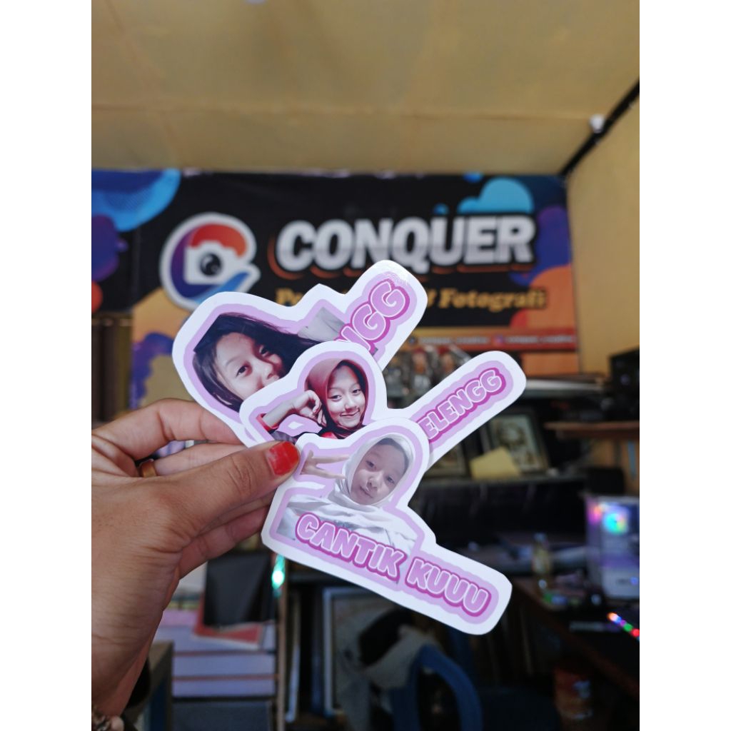 

cetak stiker custom foto dan nama (proses pengerjaan 1 hari jadi).